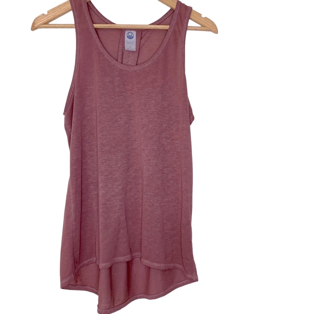 NWOT Gorgeous mauve super soft yoga tank top size small